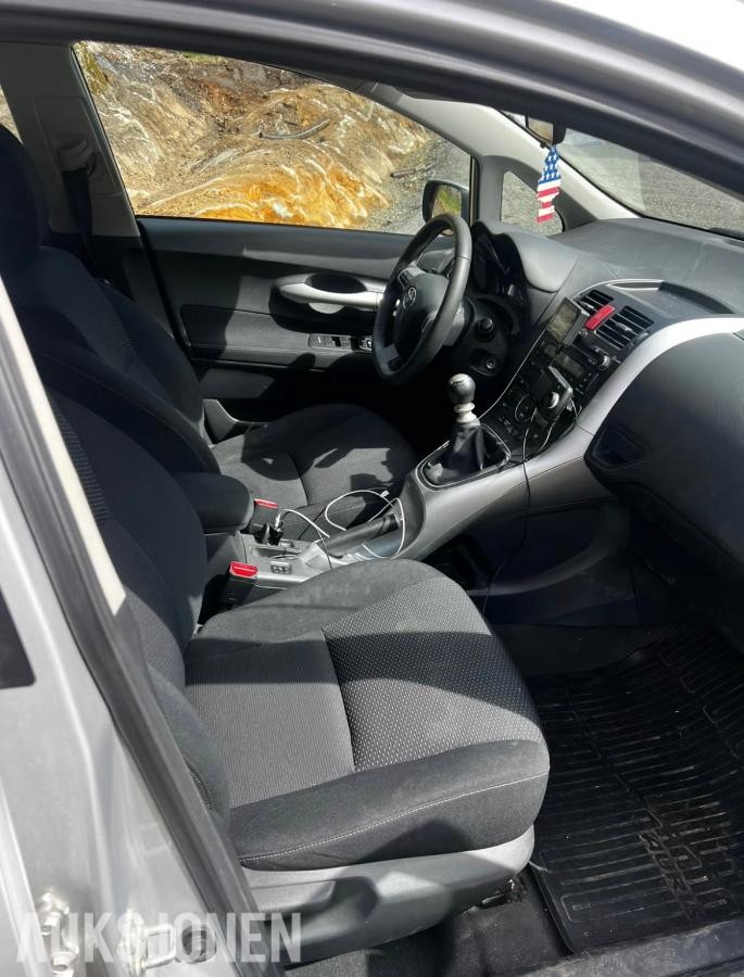 2011 Toyota Auris 1.4 90hk DAB Bluetooth