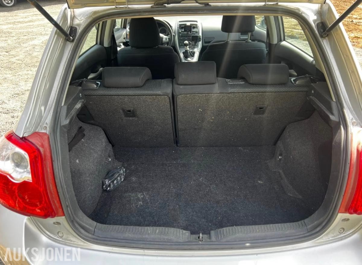 2011 Toyota Auris 1.4 90hk DAB Bluetooth