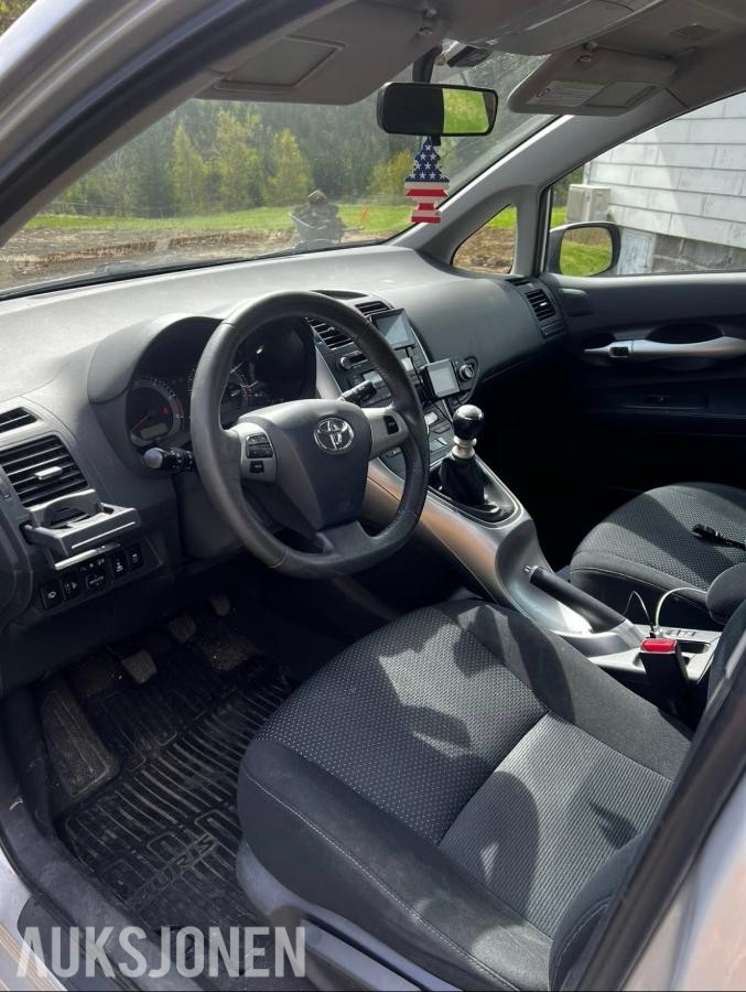 2011 Toyota Auris 1.4 90hk DAB Bluetooth