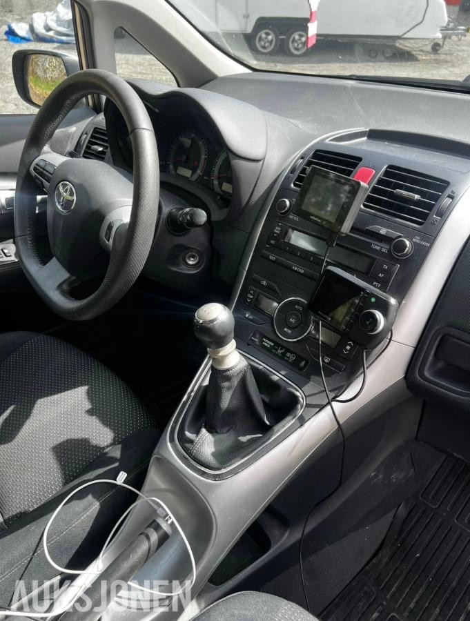 2011 Toyota Auris 1.4 90hk DAB Bluetooth