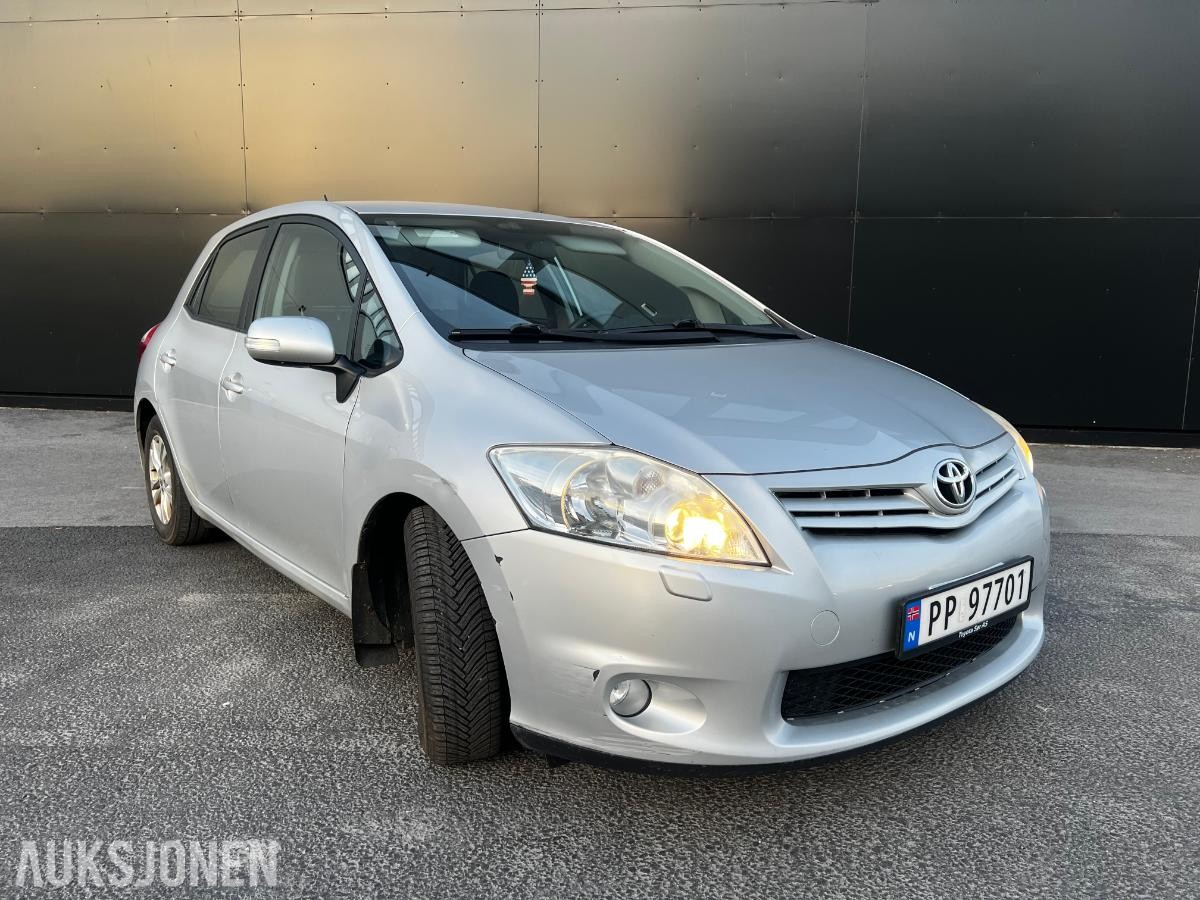 2011 Toyota Auris 1.4 90hk DAB Bluetooth