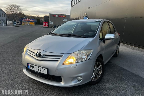 2011 Toyota Auris 1.4 90hk DAB Bluetooth