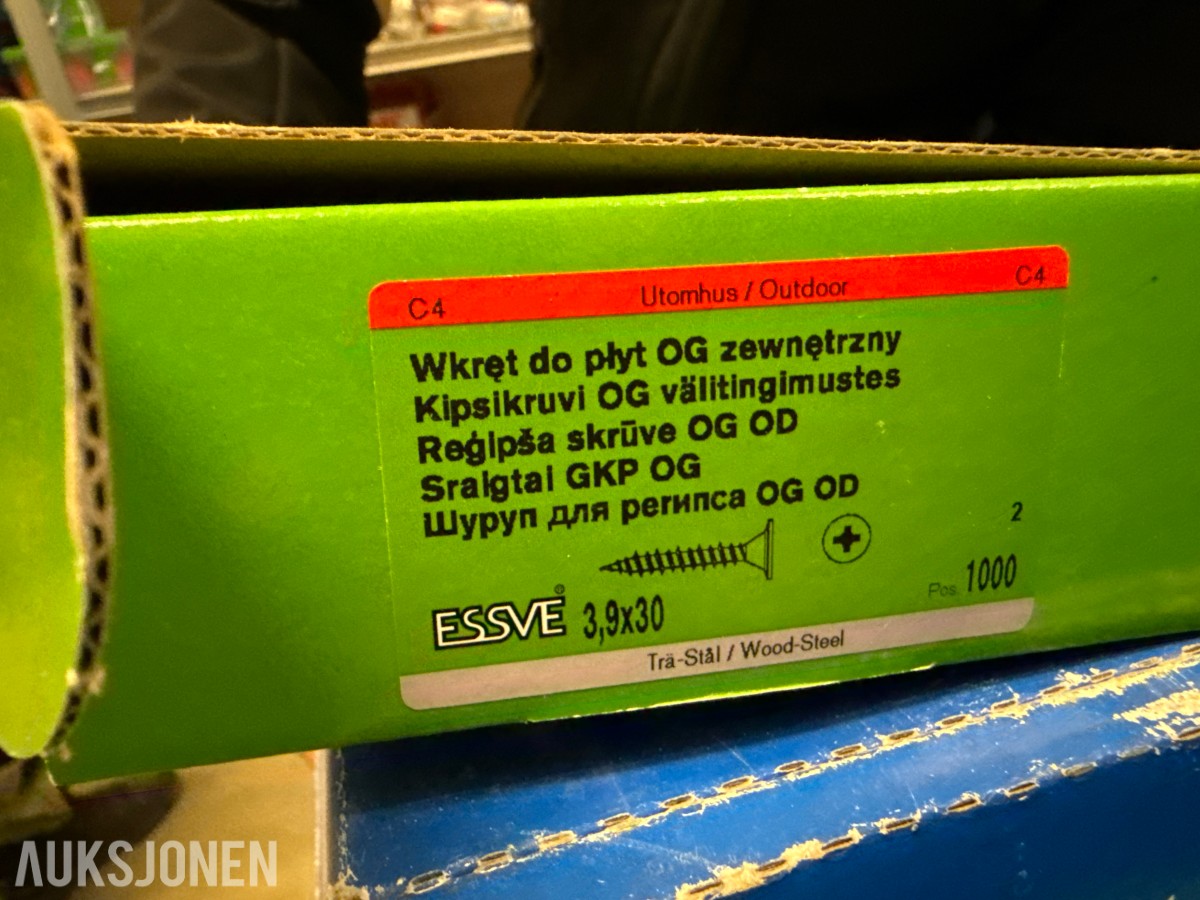 Stort parti med spiker og skruer