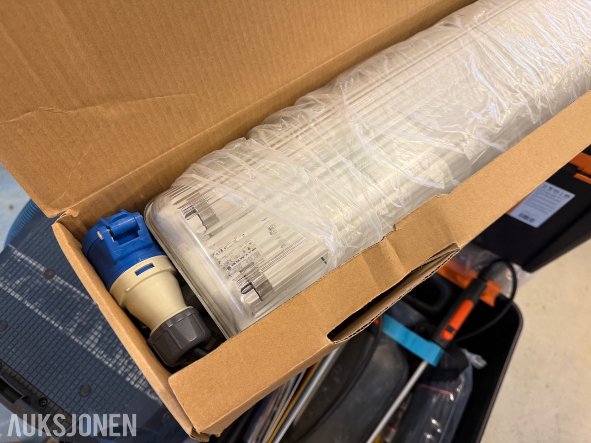 Stort parti arbeidslys / bygglamper – inkl. 2 nye Malmbergs