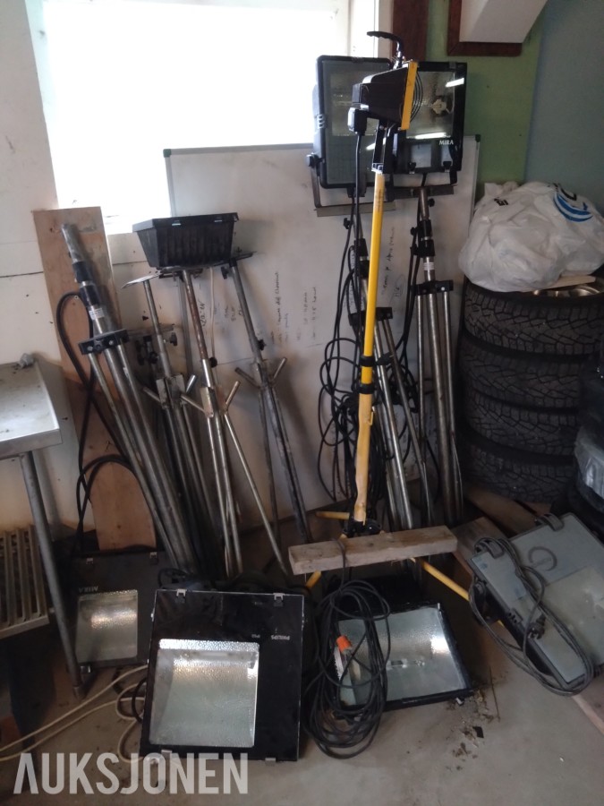Stort parti arbeidslys / bygglamper – inkl. 2 nye Malmbergs