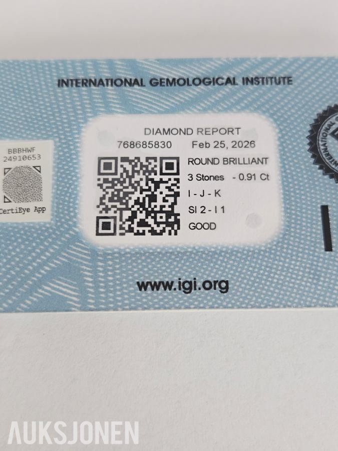 (IGI) 0.91CT 3 RUNDE NATURLIGE DIAMANTER.