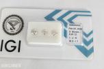 (IGI) 0.91CT 3 RUNDE NATURLIGE DIAMANTER.