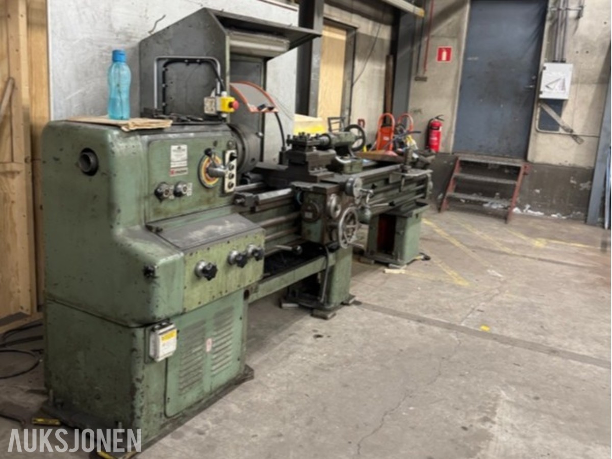 1975 MASCHSTROJ 11MB Dreiebenk