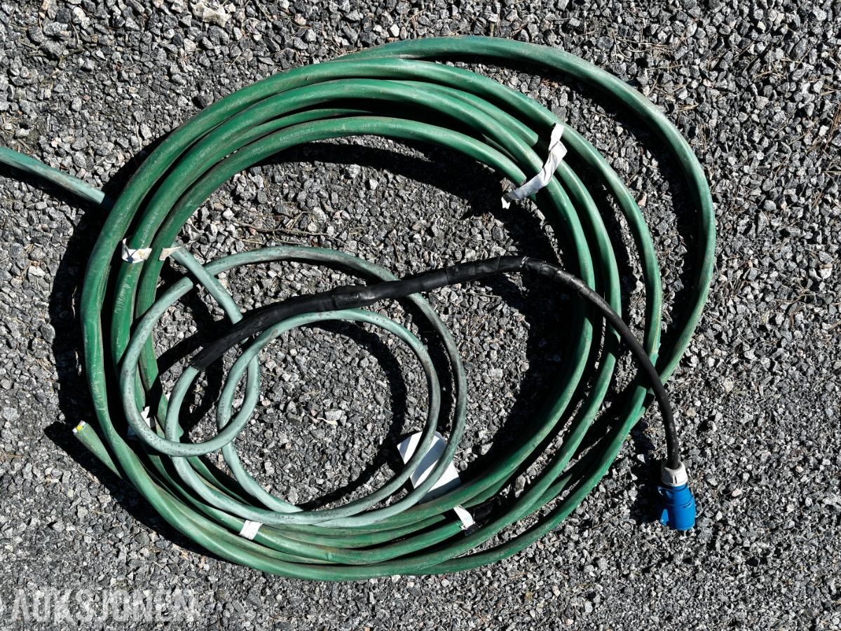 PARTI ALUMINIUMSKABLER OG 20MM RØR CA 150M Parti