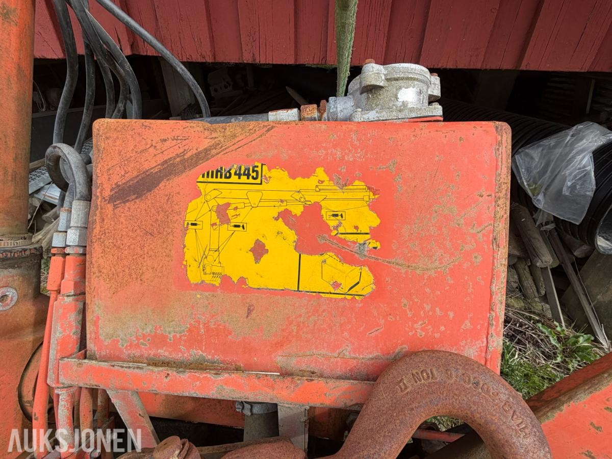 1900 Hiab 445 kran – bakmontert kran