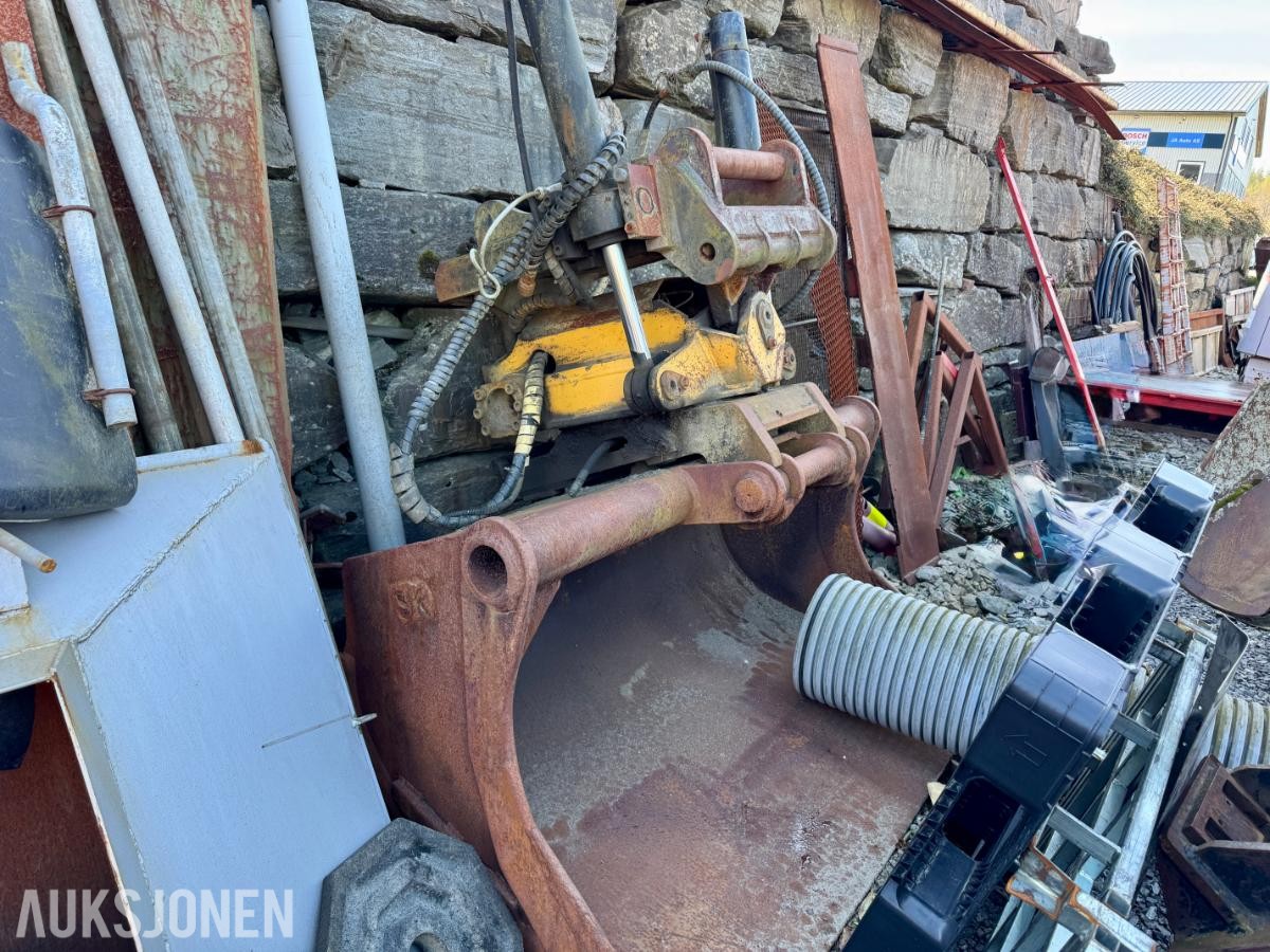 2005 Sandvik Kaldnes Skuffe med Engcon Tiltrotator
