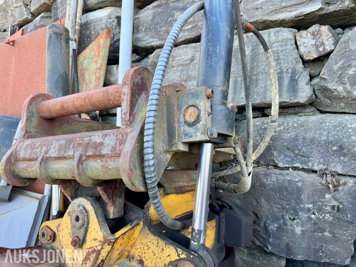 2005 Sandvik Kaldnes Skuffe med Engcon Tiltrotator