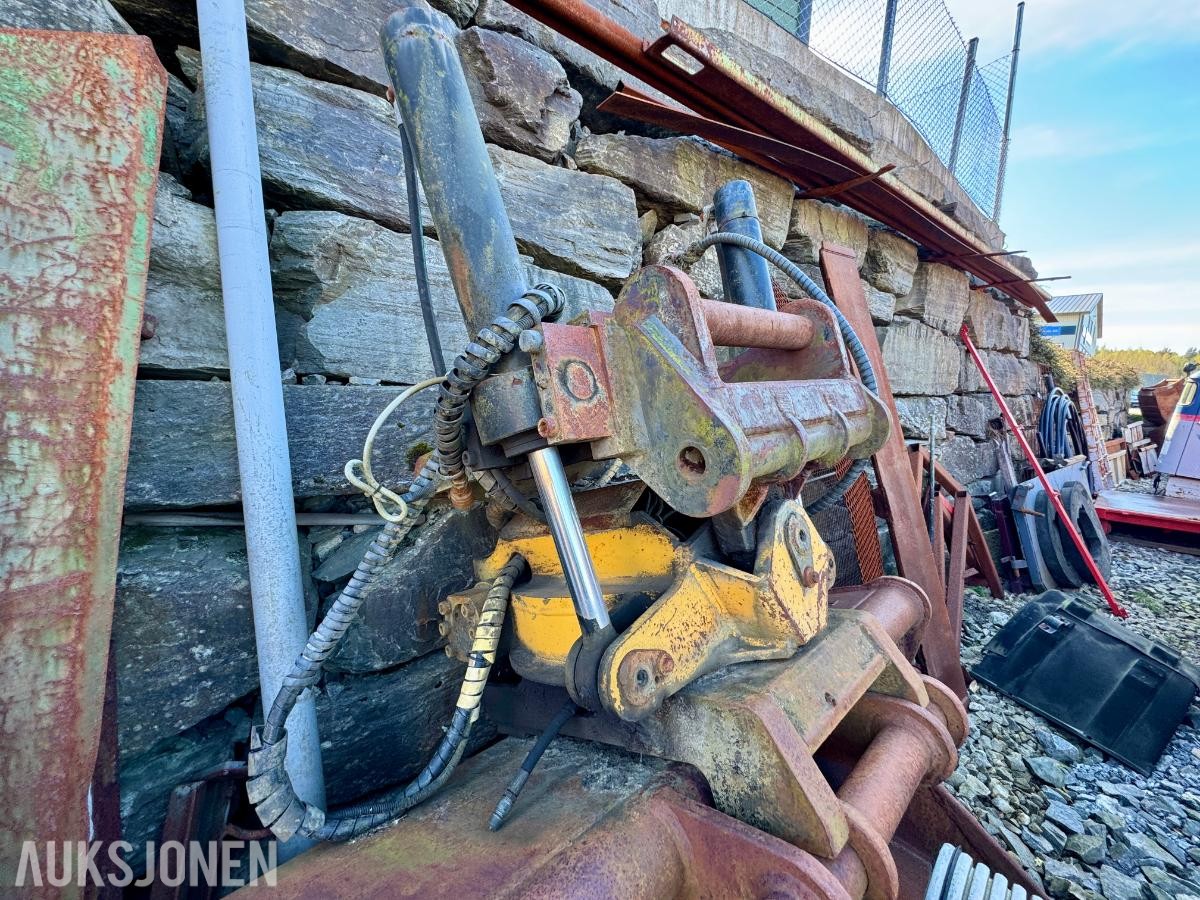 2005 Sandvik Kaldnes Skuffe med Engcon Tiltrotator