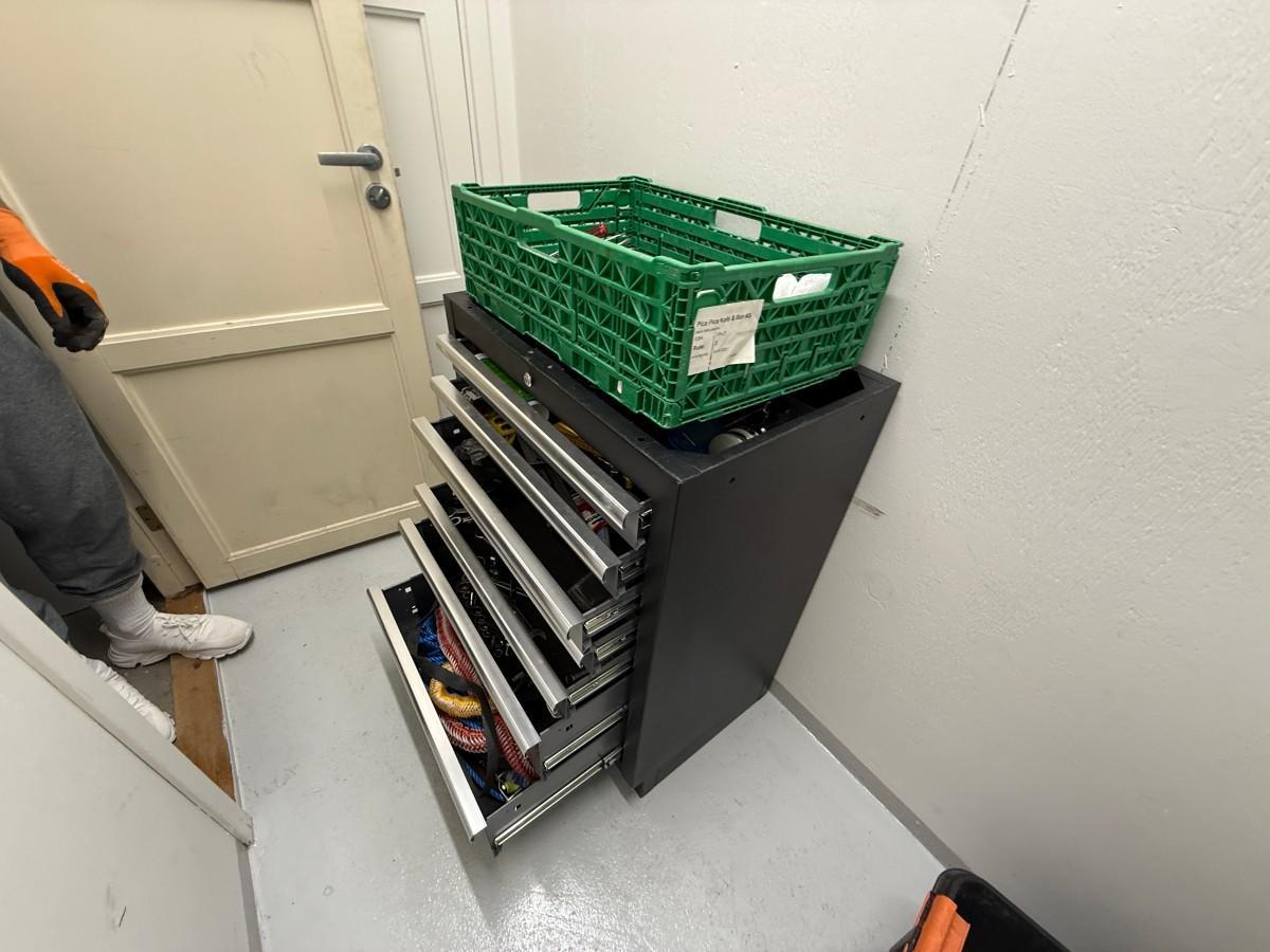 Verktøyvogn med diverse utstyr