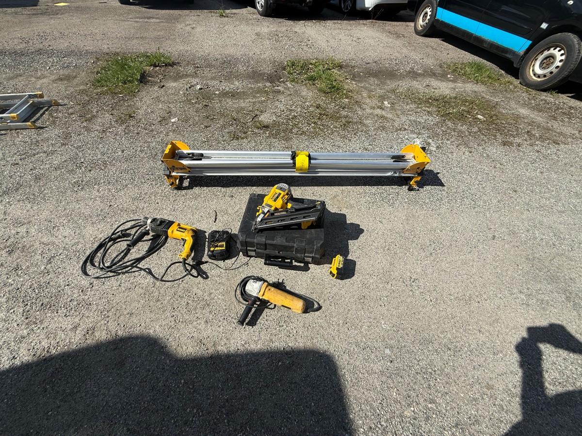 DeWalt verktøypakke – spikerpistol, drill og kapp-/flisskjærer