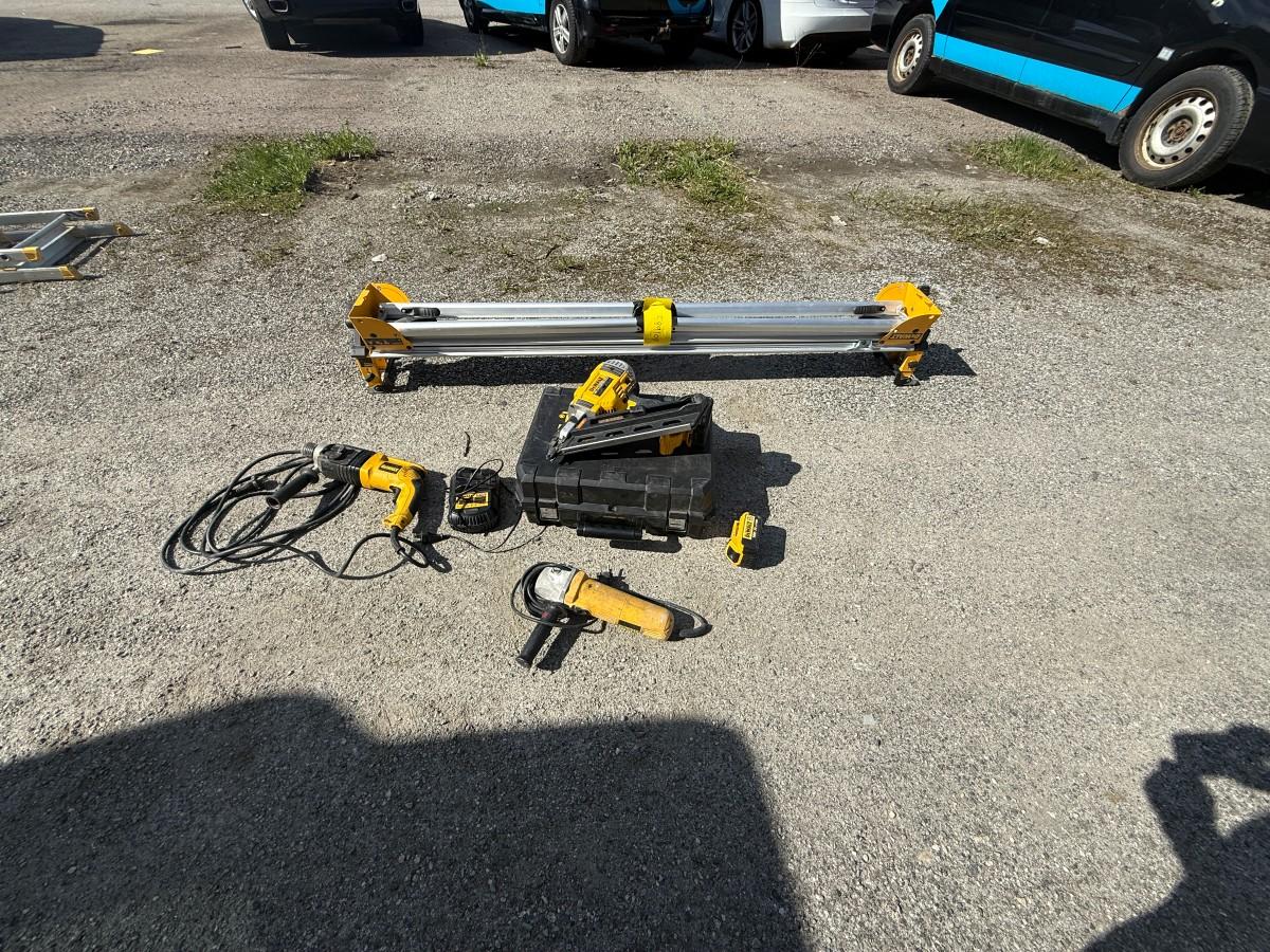 DeWalt verktøypakke – spikerpistol, drill og kapp-/flisskjærer
