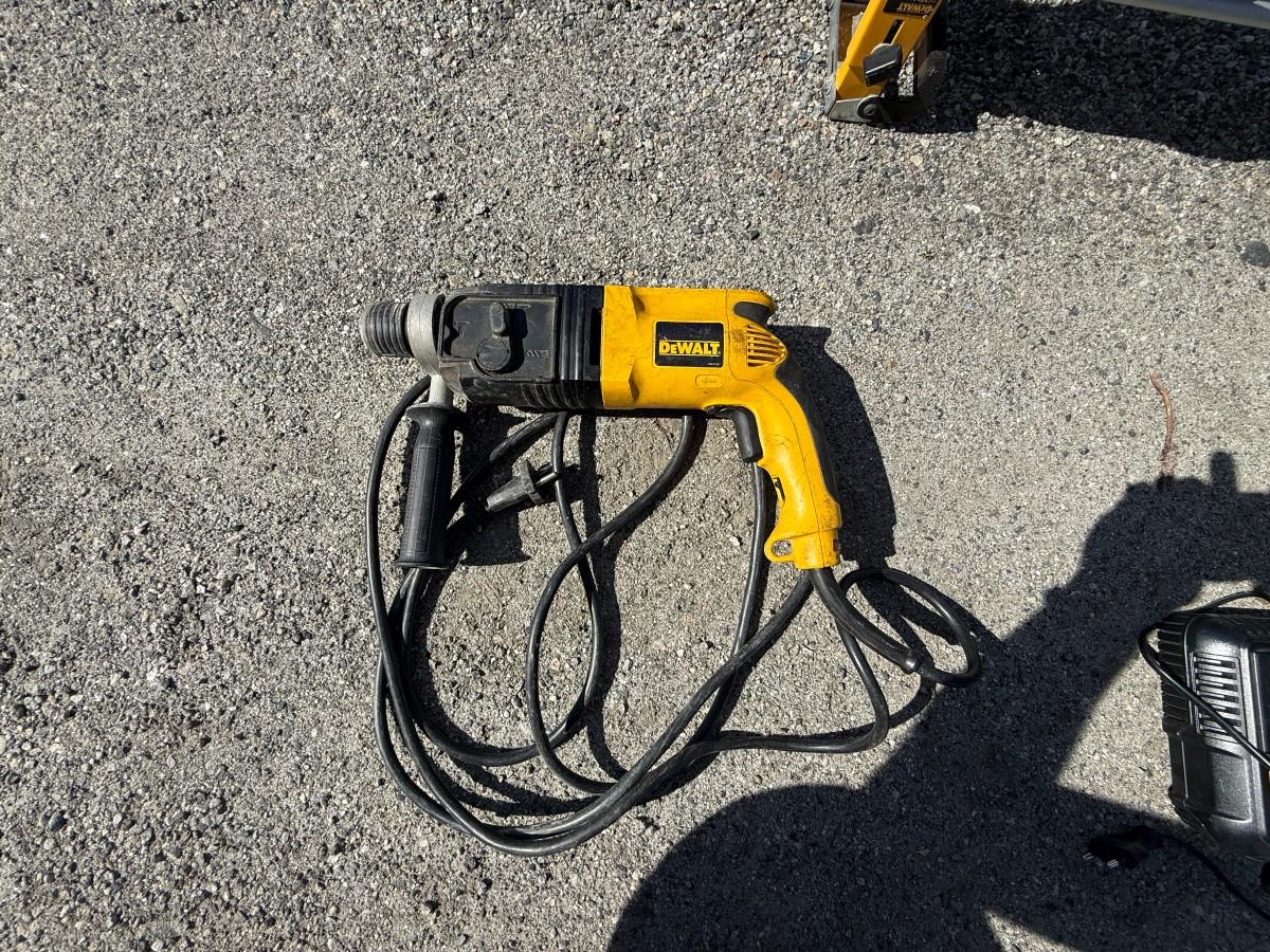 DeWalt verktøypakke – spikerpistol, drill og kapp-/flisskjærer
