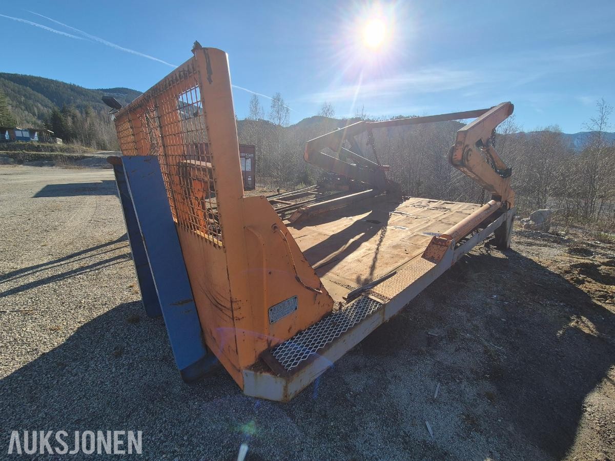 Joab containerlift på krokramme