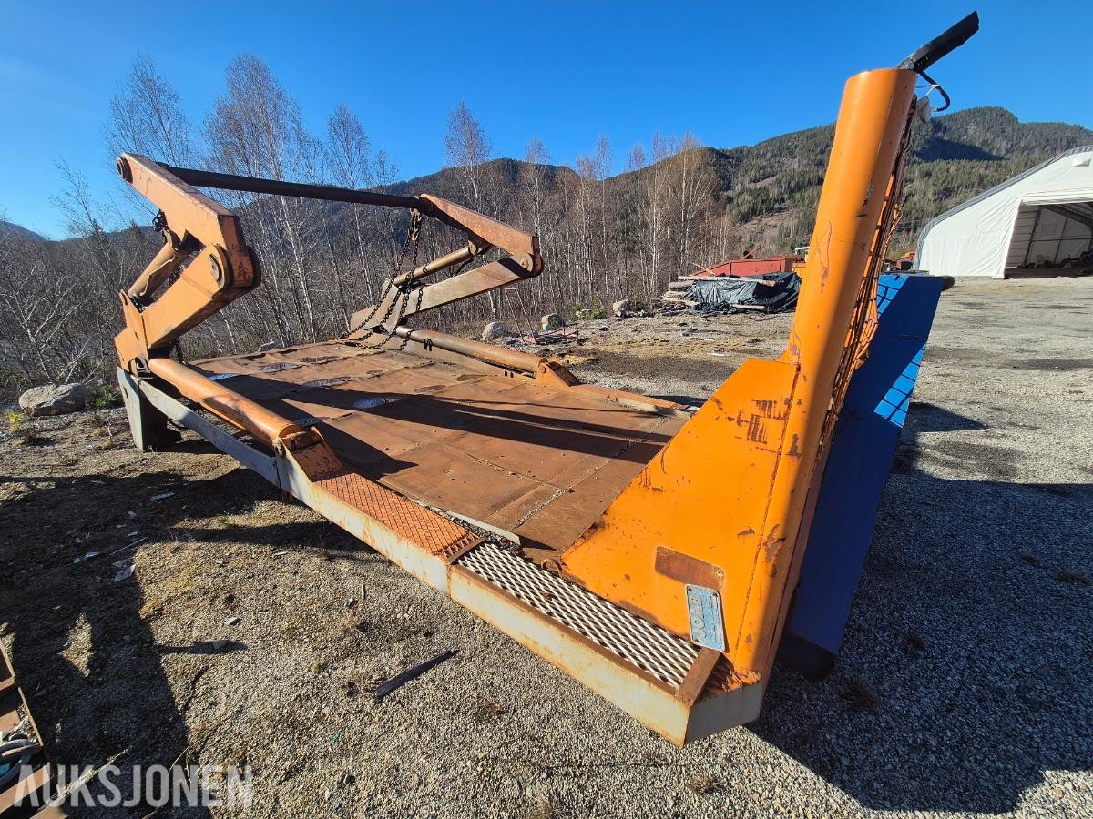 Joab containerlift på krokramme