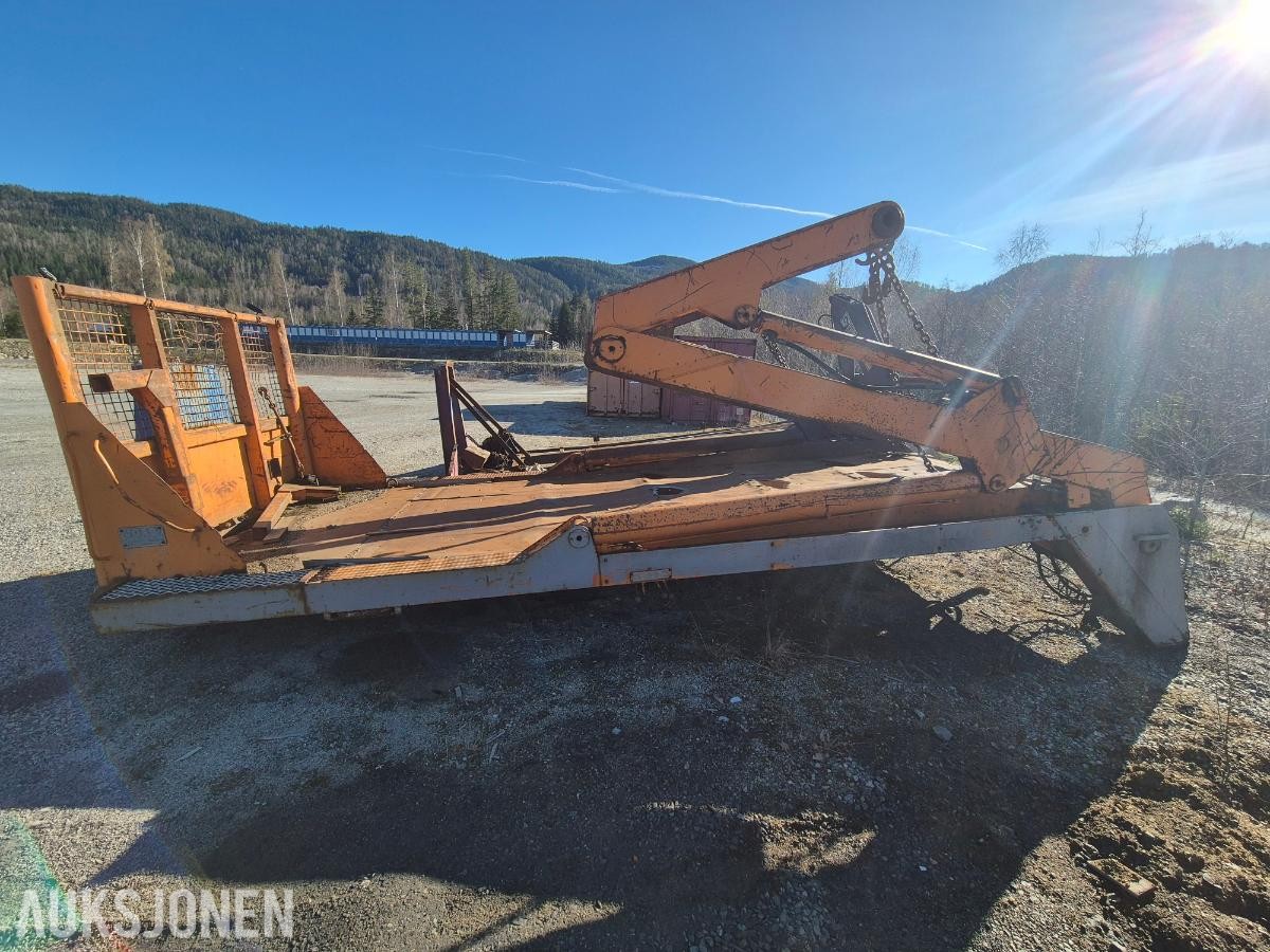 Joab containerlift på krokramme