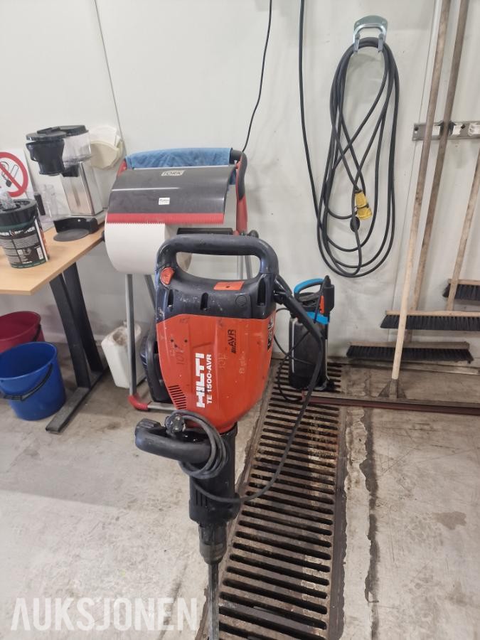 2015 HILTI 1500