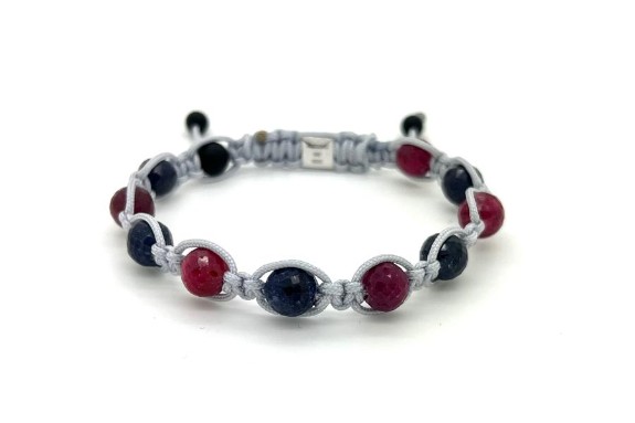 ARKTOUS BEADS ARMBÅND I 14K GULL MED safirer og rubiner VEIL KR: 17 600,-