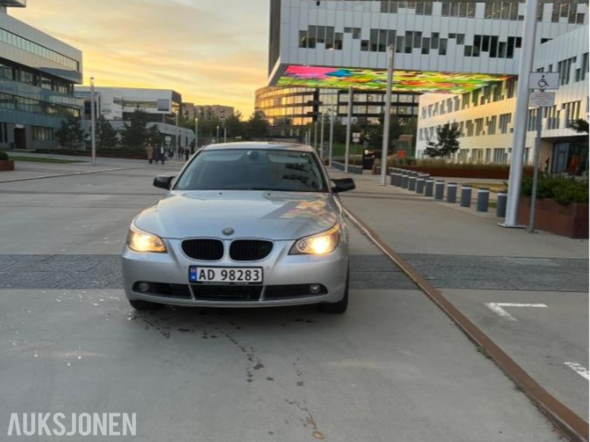 2003 BMW 520I 2.2 170hk automat cruisekontroll kupevarmer navigasjon