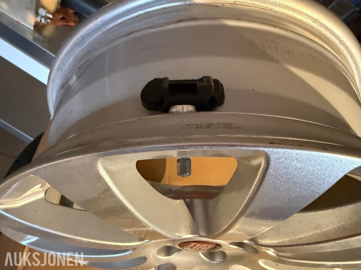 Original Fiat aluminiumsfelg 16” med TPMS ventil