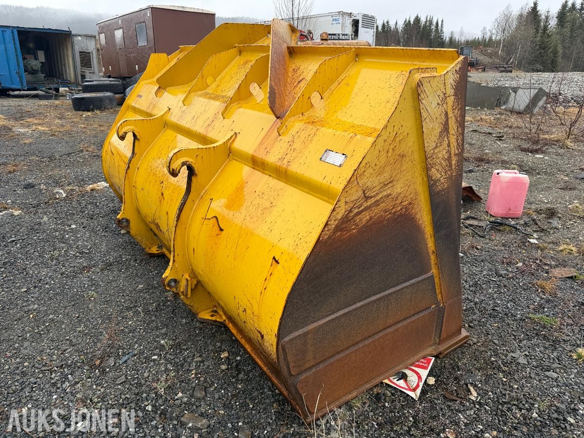 Komatsu WA380-7 skuffe 3,5 m³ m/ Volvo BM feste