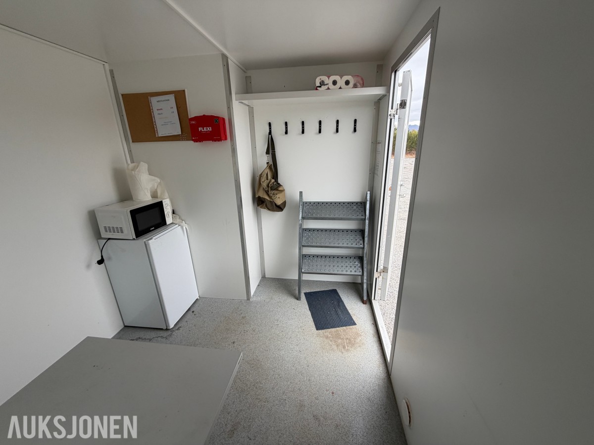 Arnpro Mannskasvogn - Spiserom - Toalett - Lager