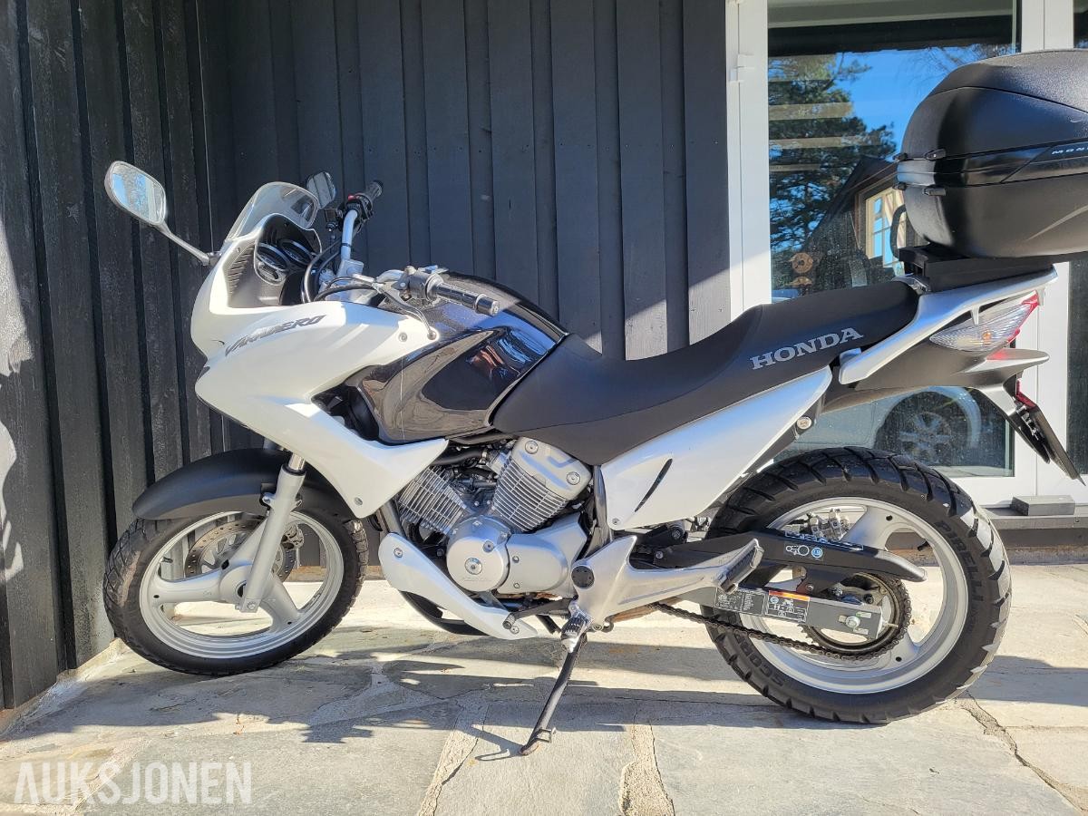2011 Honda XL 125 V Varadero - Meget PEN