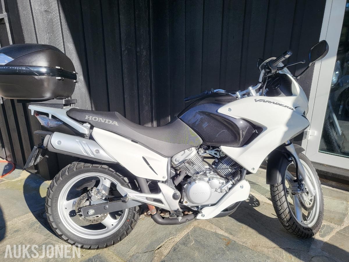 2011 Honda XL 125 V Varadero - Meget PEN