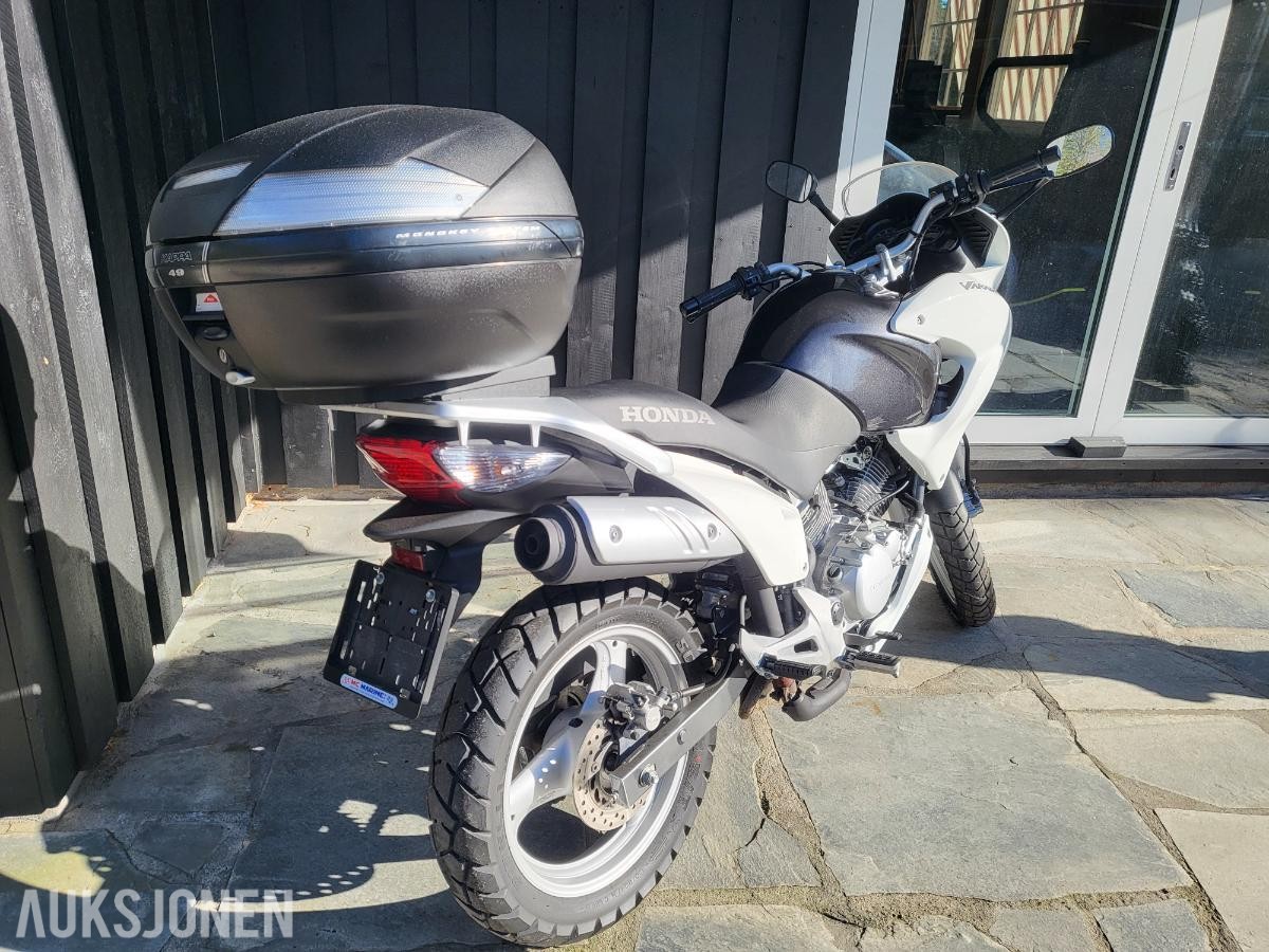 2011 Honda XL 125 V Varadero - Meget PEN