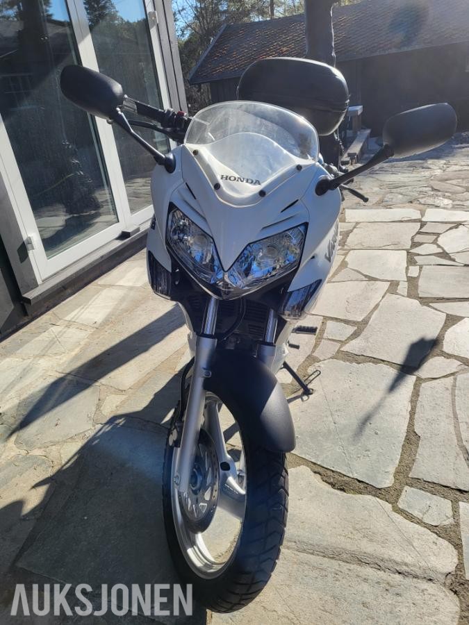 2011 Honda XL 125 V Varadero - Meget PEN