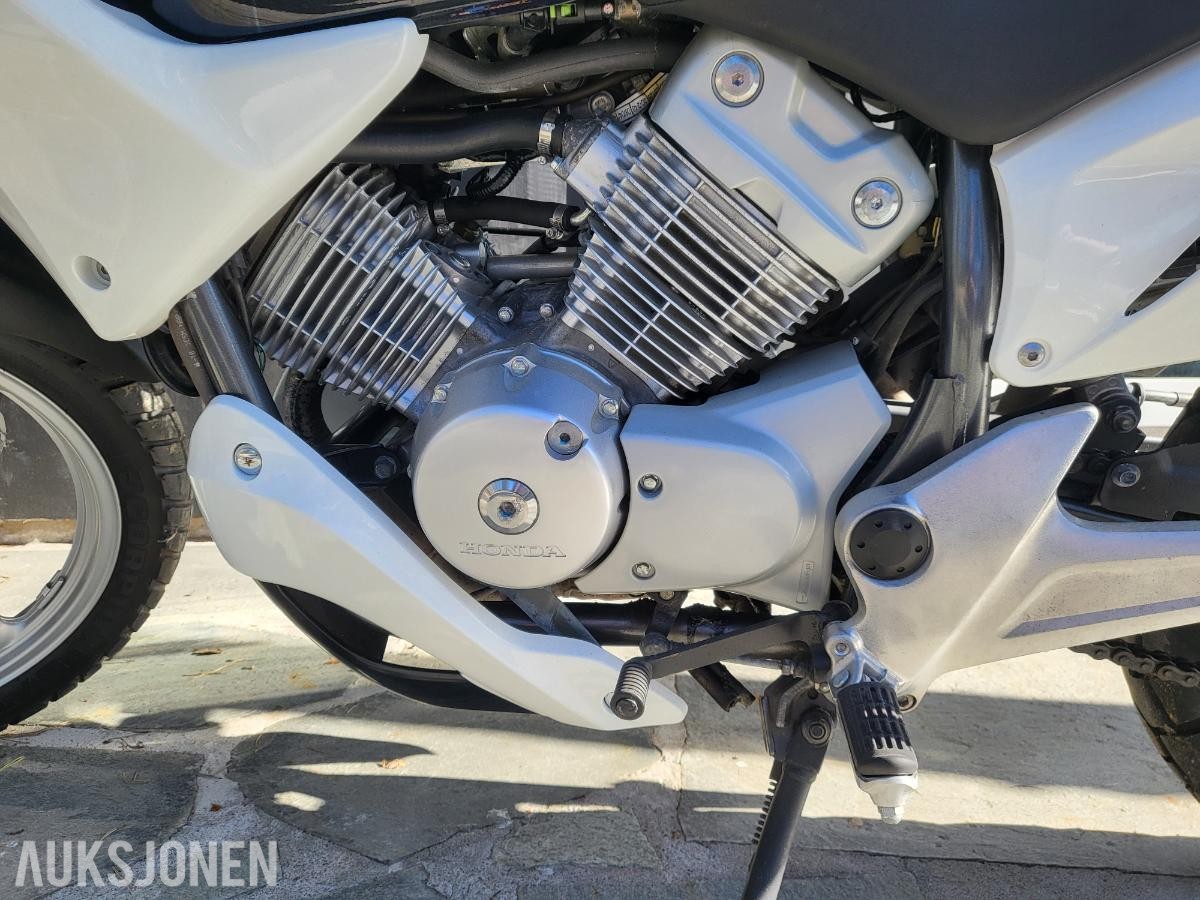 2011 Honda XL 125 V Varadero - Meget PEN