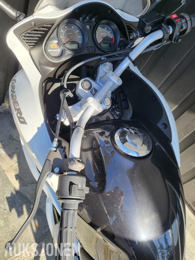 2011 Honda XL 125 V Varadero - Meget PEN