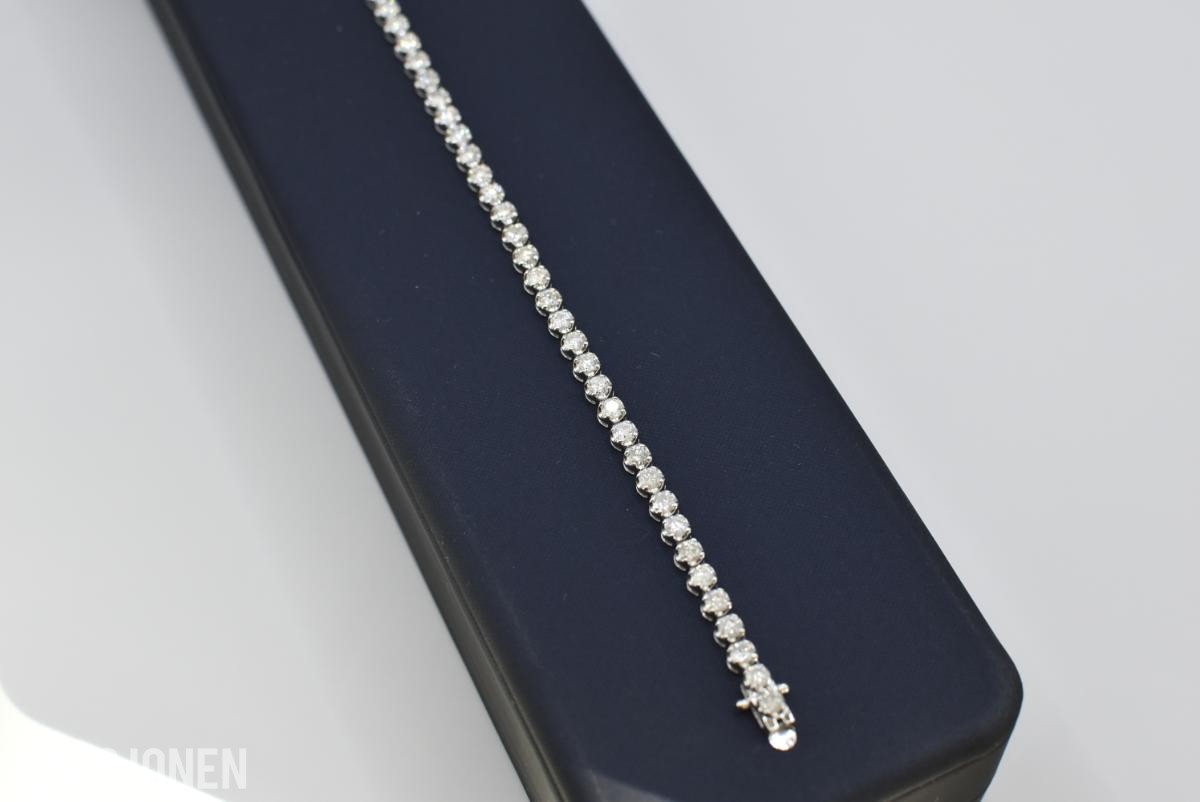 Tennisarmbånd 4,00ct i 18k hvitt gull. Naturlige diamanter