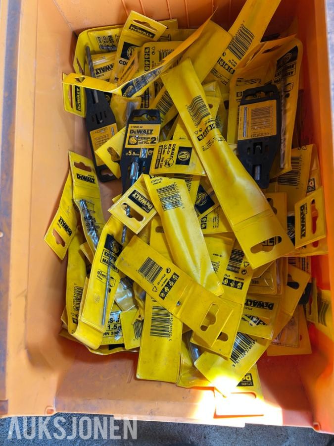 Masse forskjellige Dewalt verktøy