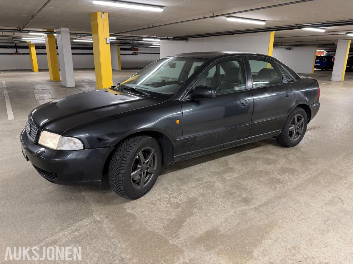 1999 Audi A4 1.8, 142010km, Automat, Hengerfeste, S+V dekk, Reparasjonsobjekt/prosjektbil