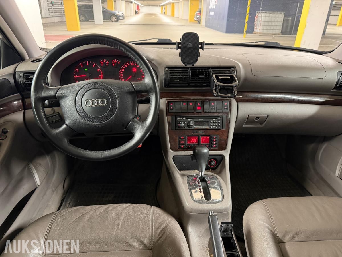 1999 Audi A4 1.8, 142010km, Automat, Hengerfeste, S+V dekk, Reparasjonsobjekt/prosjektbil