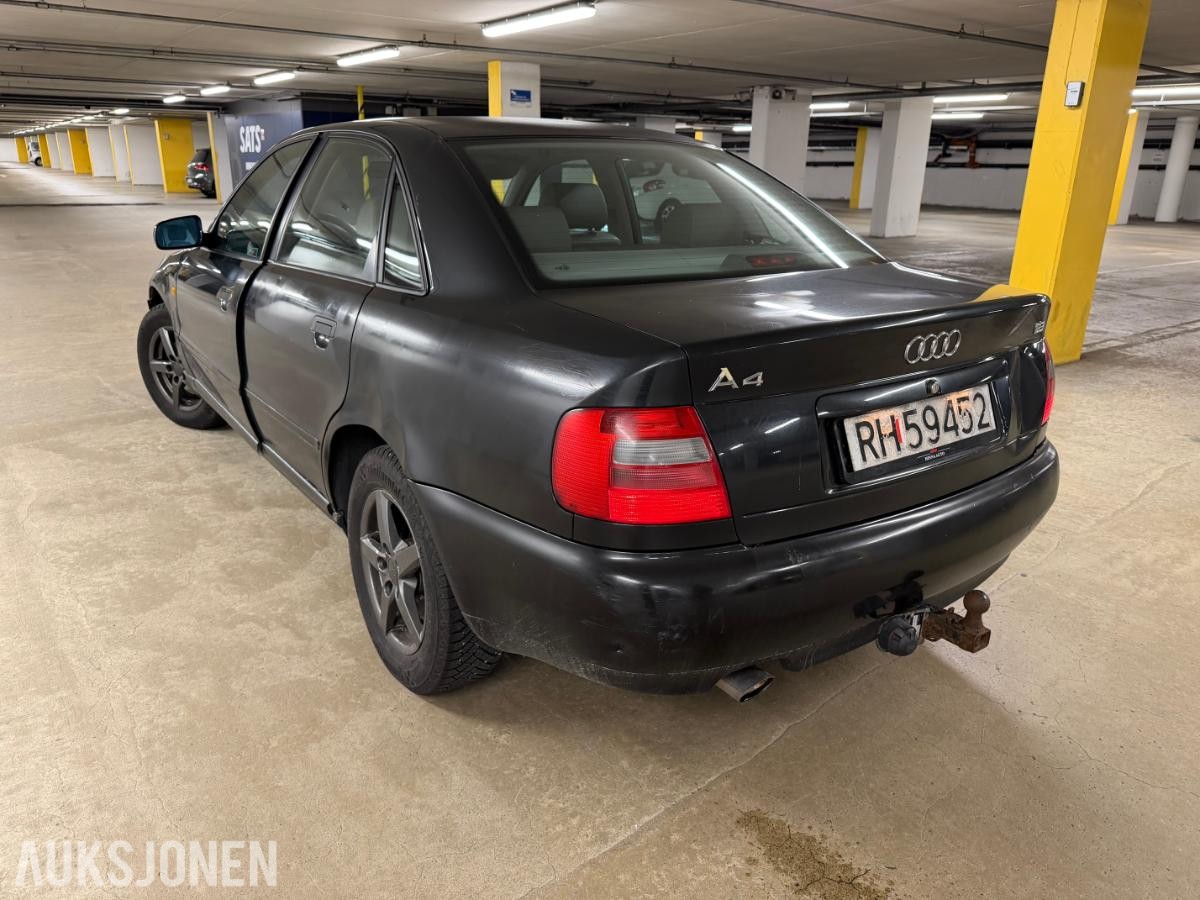 1999 Audi A4 1.8, 142010km, Automat, Hengerfeste, S+V dekk, Reparasjonsobjekt/prosjektbil