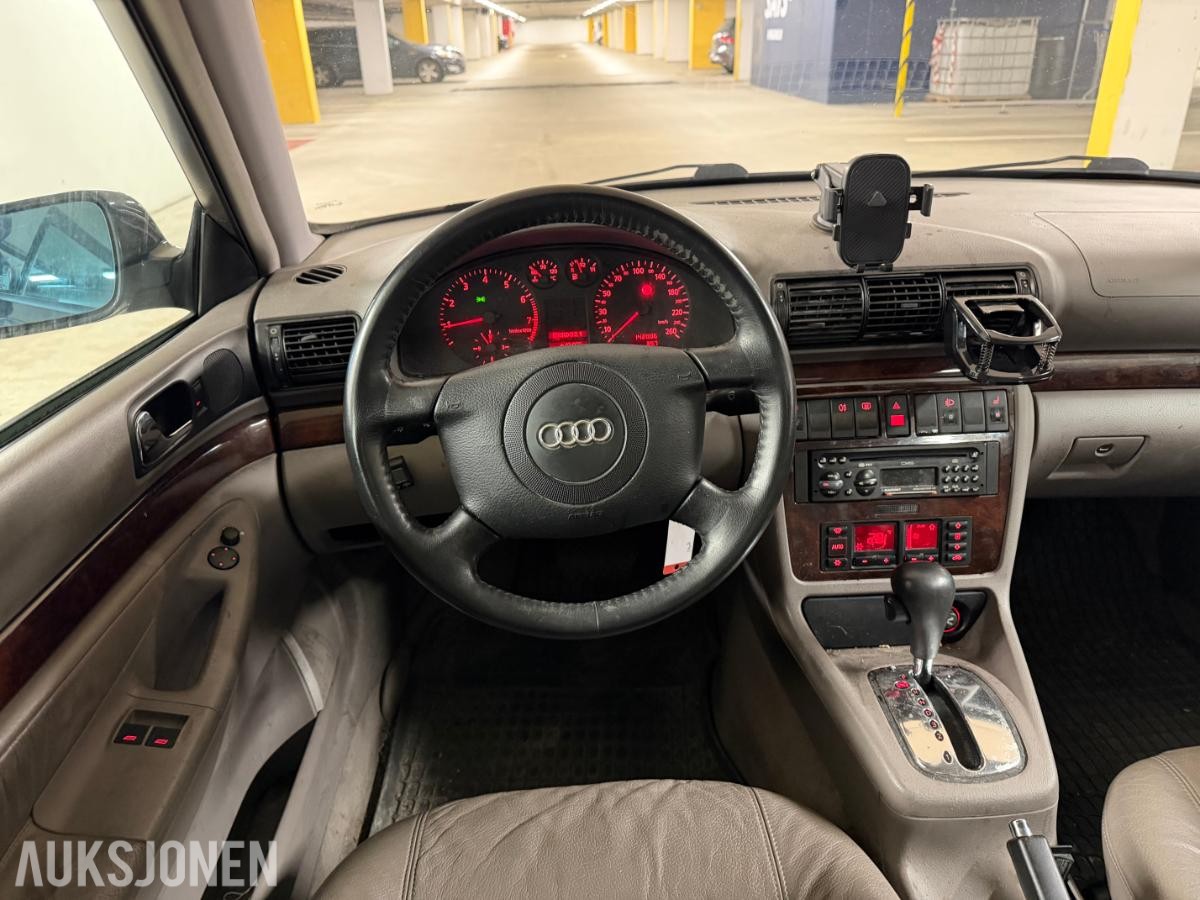 1999 Audi A4 1.8, 142010km, Automat, Hengerfeste, S+V dekk, Reparasjonsobjekt/prosjektbil