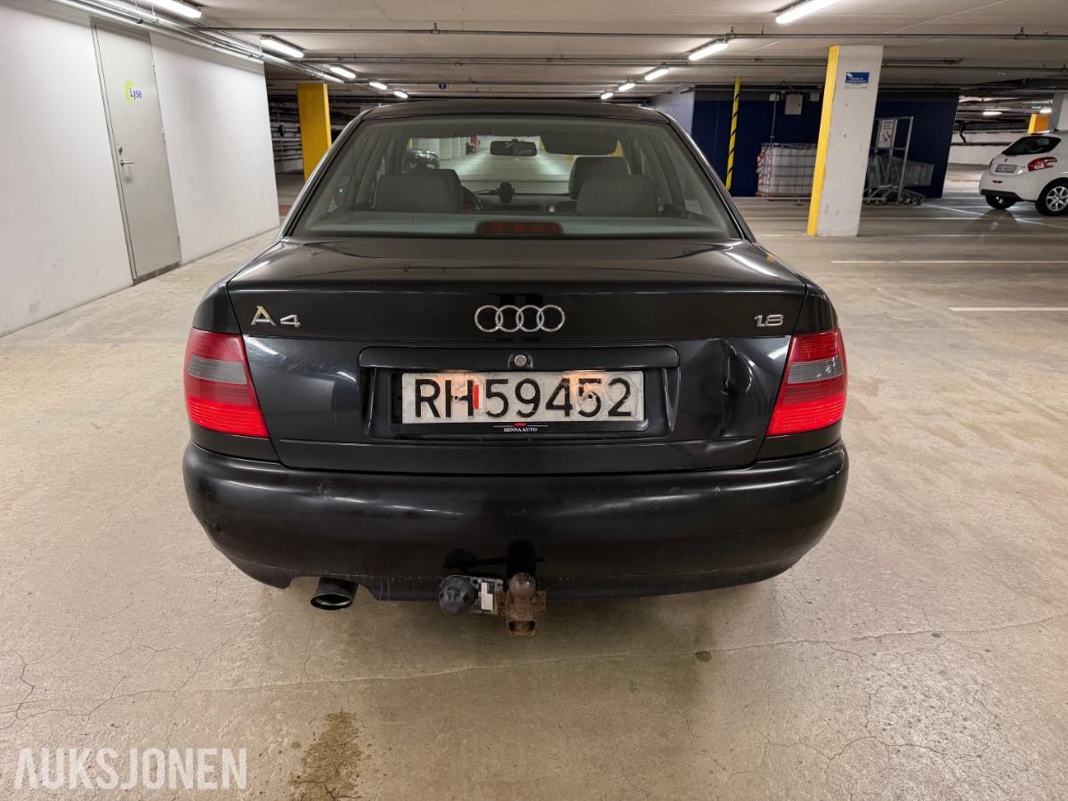 1999 Audi A4 1.8, 142010km, Automat, Hengerfeste, S+V dekk, Reparasjonsobjekt/prosjektbil