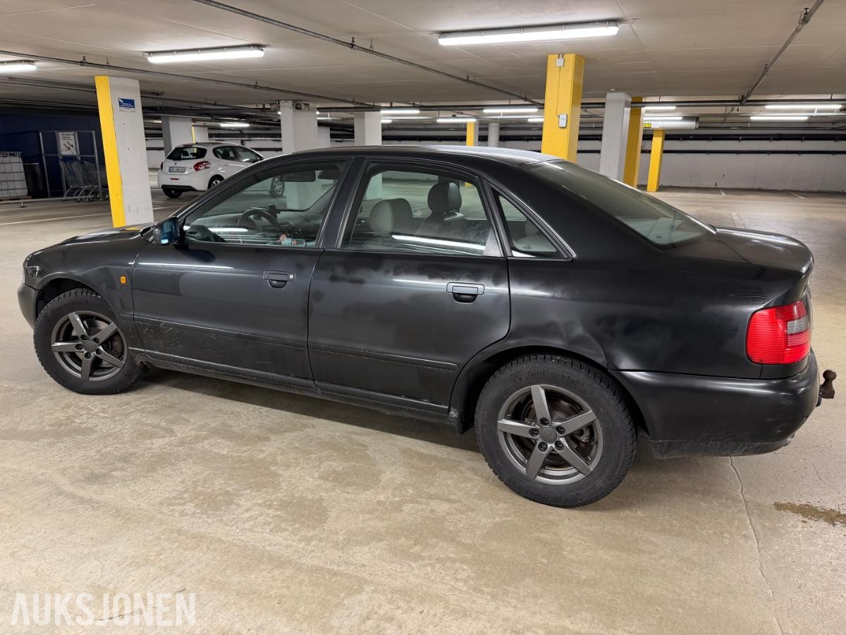 1999 Audi A4 1.8, 142010km, Automat, Hengerfeste, S+V dekk, Reparasjonsobjekt/prosjektbil