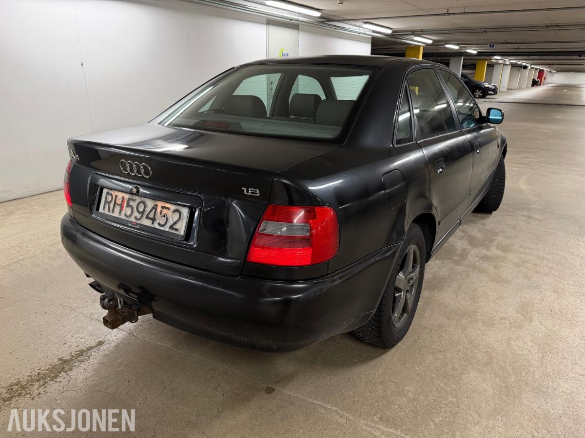 1999 Audi A4 1.8, 142010km, Automat, Hengerfeste, S+V dekk, Reparasjonsobjekt/prosjektbil
