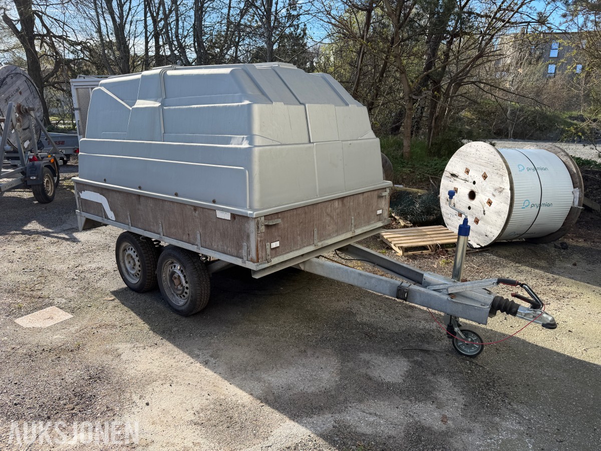 2000 TREDAL T-12BBK VAREHENGER M/ LOKK – BOGGI – -920KG NYTTELAST 