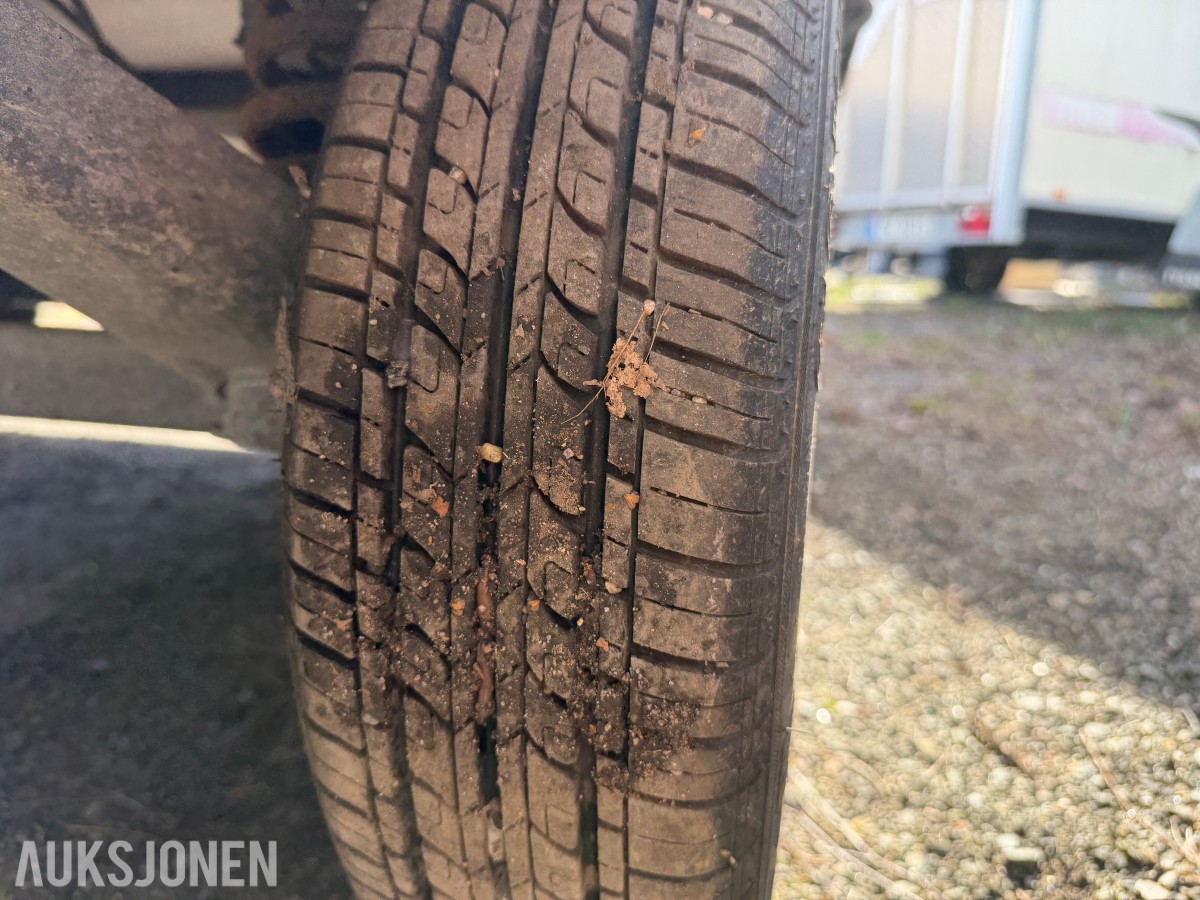 2000 TREDAL T-12BBK VAREHENGER M/ LOKK – BOGGI – -920KG NYTTELAST 