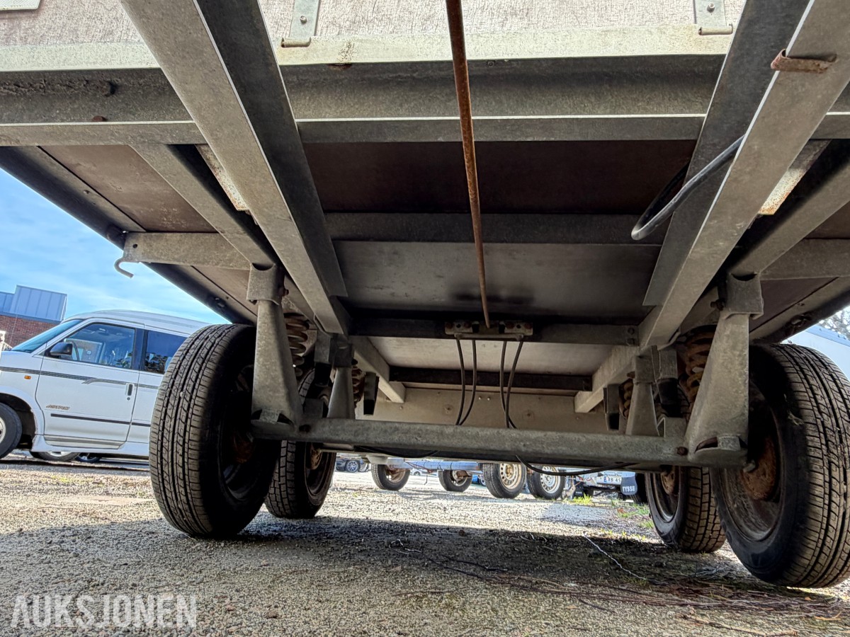 2000 TREDAL T-12BBK VAREHENGER M/ LOKK – BOGGI – -920KG NYTTELAST 