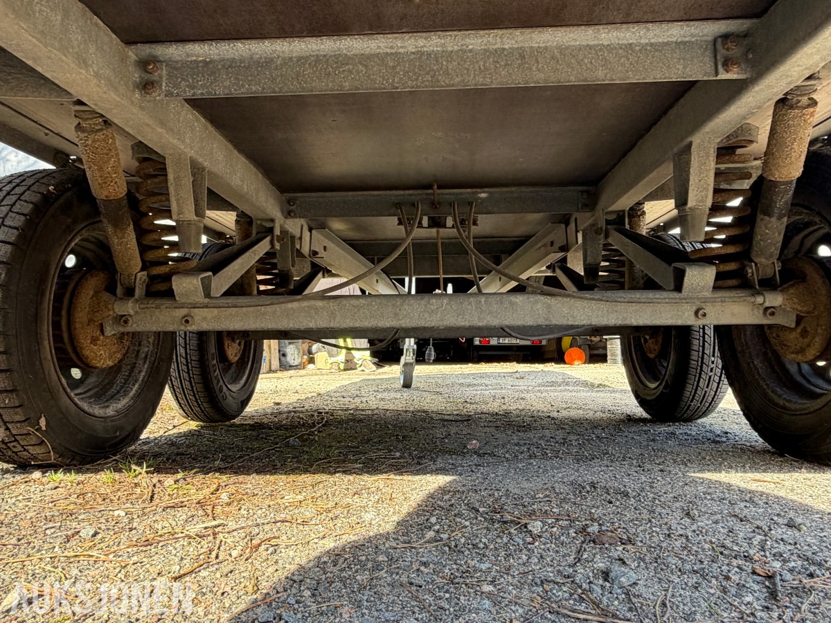 2000 TREDAL T-12BBK VAREHENGER M/ LOKK – BOGGI – -920KG NYTTELAST 