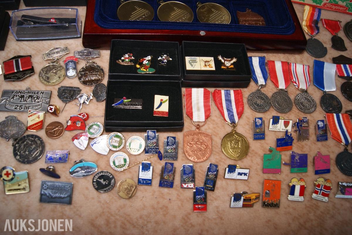Medaljer & Pins - ingen minstepris
